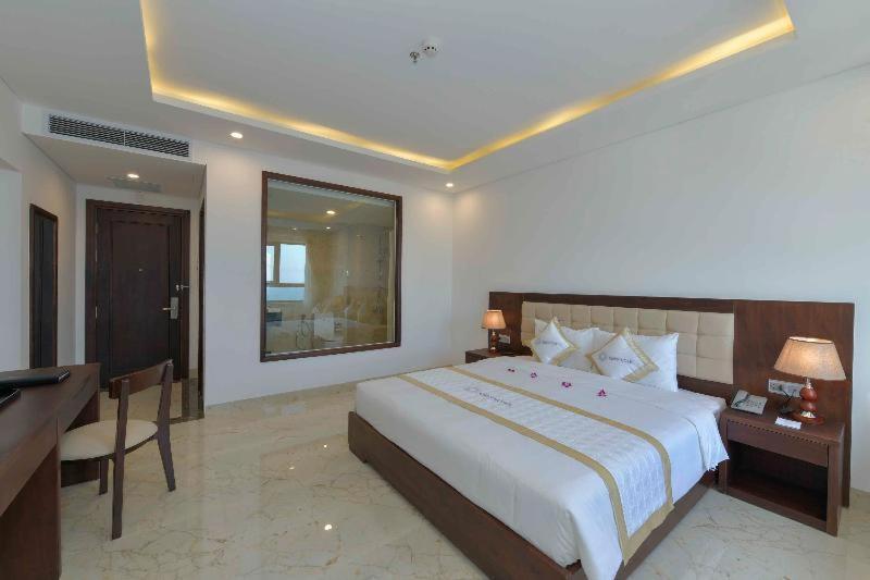 Eden Ocean View Hotel Дананг Стая снимка