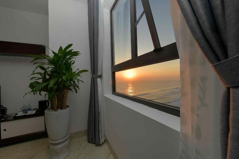 Eden Ocean View Hotel Дананг Стая снимка